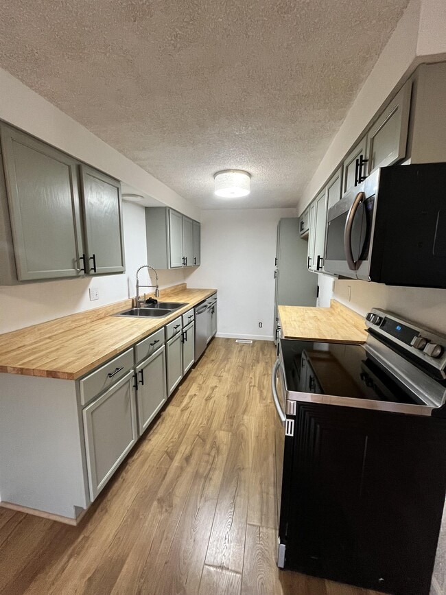 Photo - 1240 N 2nd E