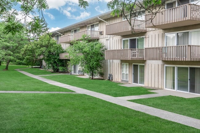 Lansing West Apartments