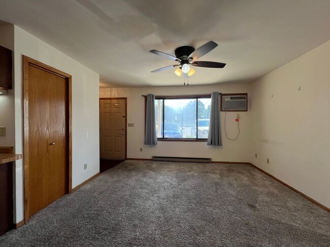 Photo - Cozy 1-Bed, 1-Bath Main Level Apartment Wa... Unidad A229-9