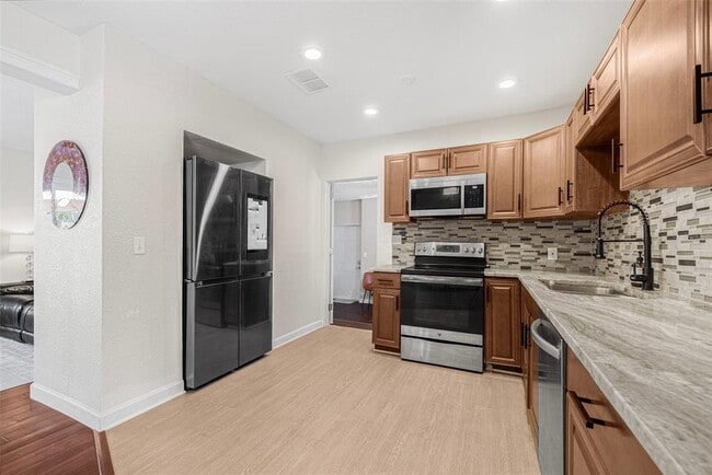 Photo - 3301 9th Ave N