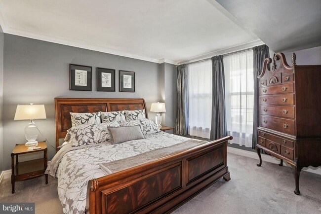 Photo - 915 E St NW Unidad 1002
