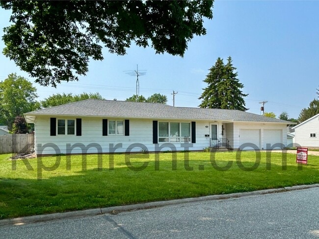 Photo - 720 Poplar St House