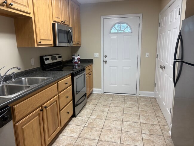 Photo - 112 Lakeview Commons Dr