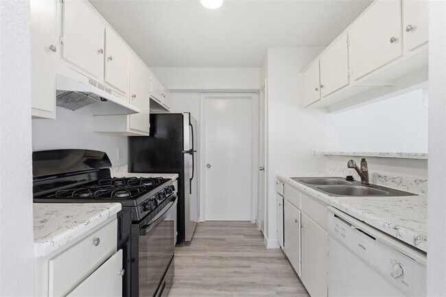 Photo - 1605 Future Dr