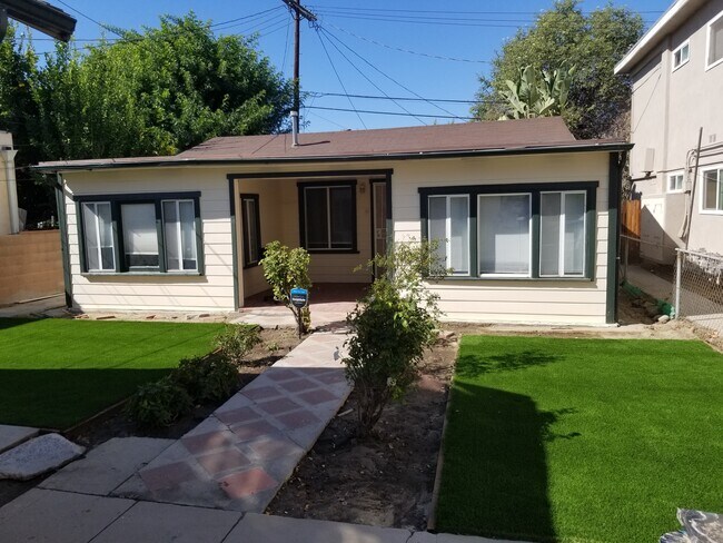 Back house - 3033 Glenhurst Ave