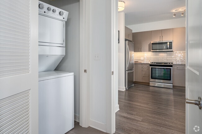 1BR, 1BA - 814SF - Laundry