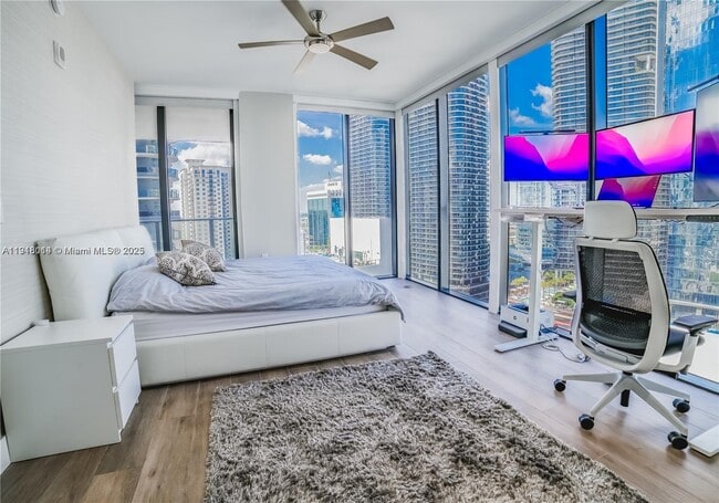 Building Photo - 1010 Brickell Ave Unit 2611