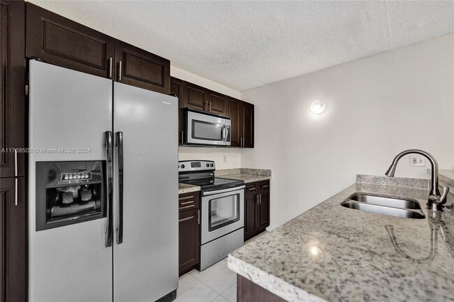 Photo - 1501 SW 110th Way Townhome