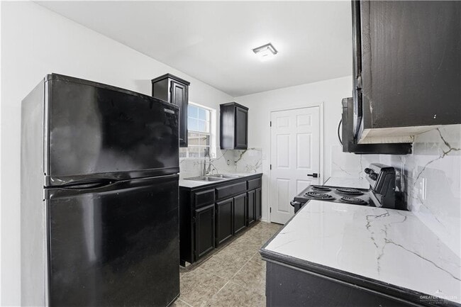 Photo - 12 W Sherryl Ave