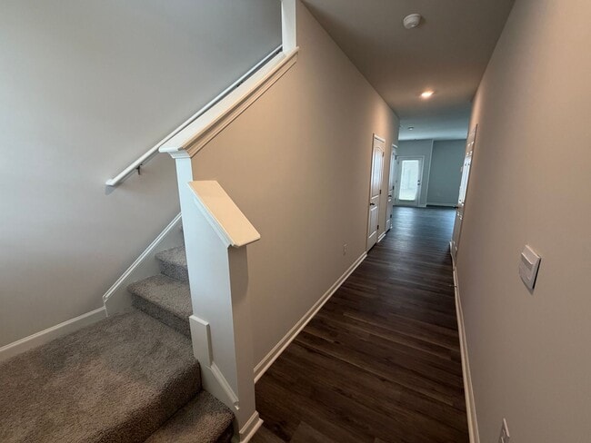 Photo - 3 Bedrooms, 2.5 Bathrooms - Townhome in Armuchee!