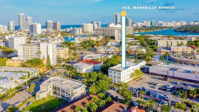 Building Photo - 924 Marseille Dr Unit 21 Rental