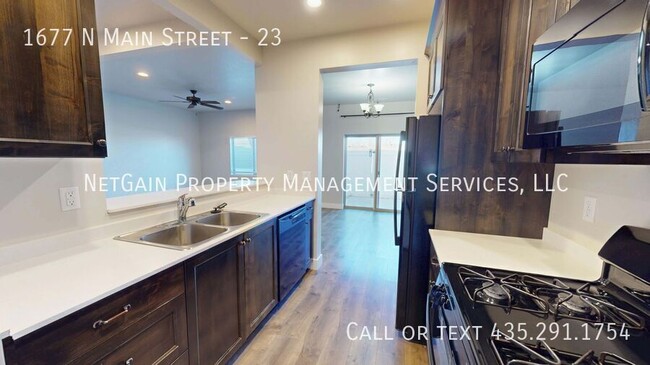 Photo - 1677 N Main St