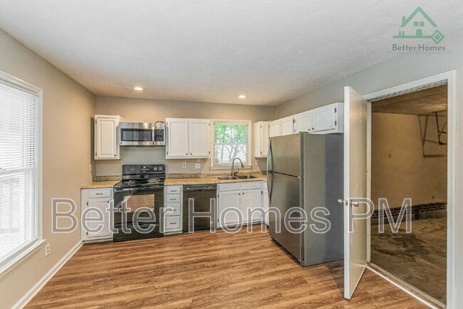 7312 Pebblebrook Dr