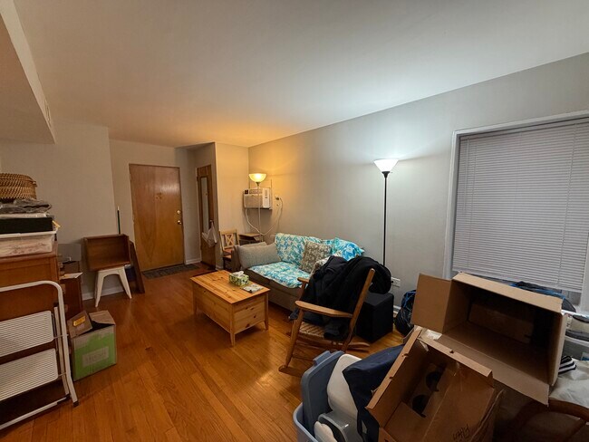 Photo - 6535 N Mozart St Unidad 1F