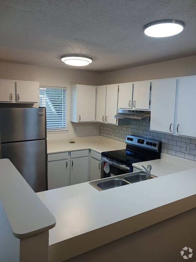 Building Photo - 1602 Eagles Pl Unit 3 Rental