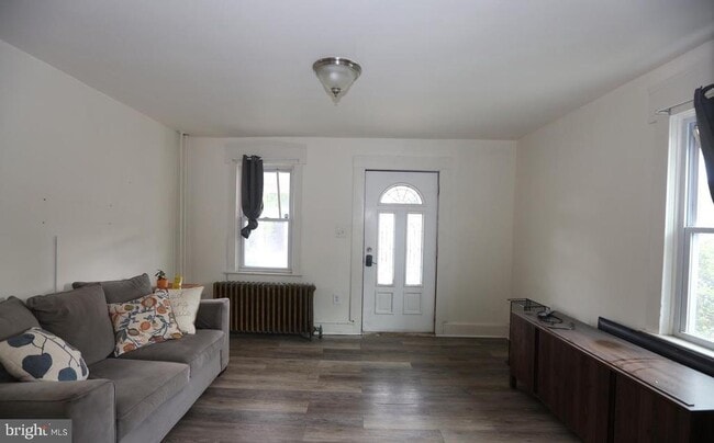 Photo - 114 Ellis St