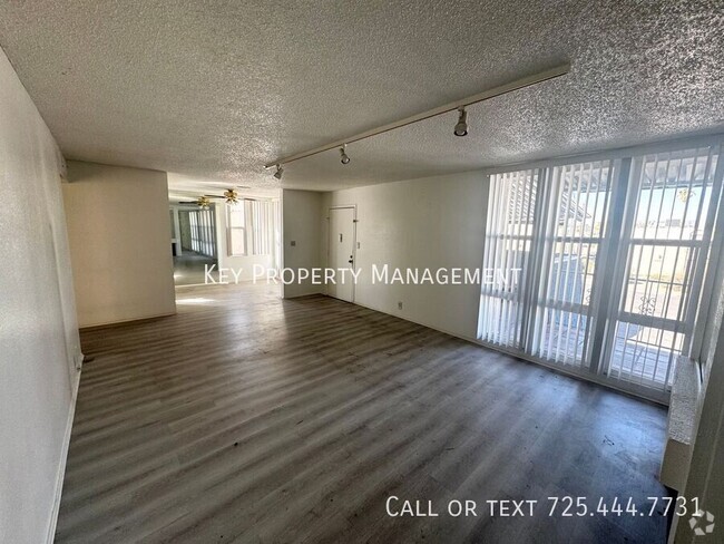 Building Photo - SPACIOUS AND REMODELED 1 BEDROOM 1 BATH, S... Unit D Rental