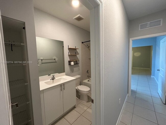Photo - 16767 SW 290th Ln Unidad 1