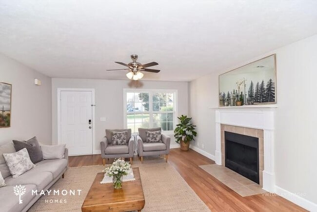 Photo - 2057 Aberdeen Cir