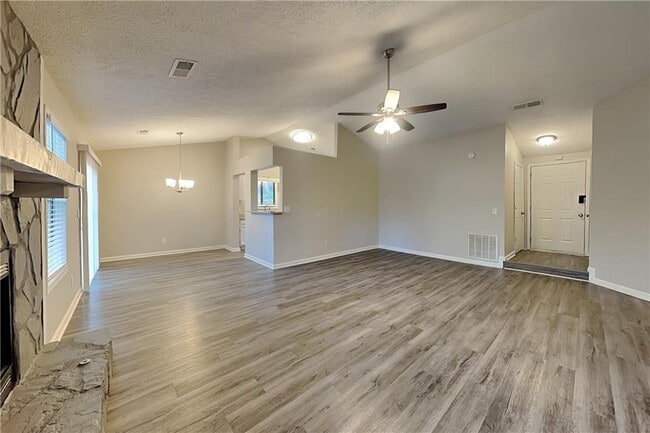 Photo - 1809 River Rock Trail