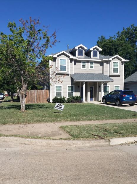 Photo - 2001 S Jennings Ave Townhome
