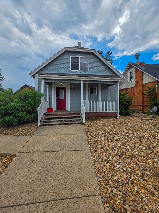 Building Photo - 1742 Walnut St Unit 1