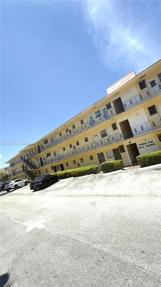 Building Photo - 2820 NE 201st Terrace Unit F217