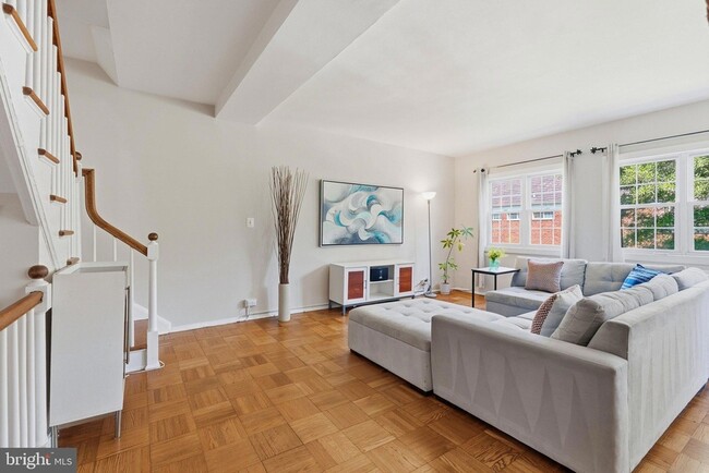 Photo - 3486 Gunston Rd