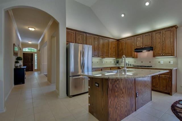 Photo - 914 White River Dr