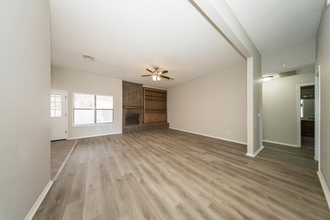 Photo - 3713 Shannon Dr