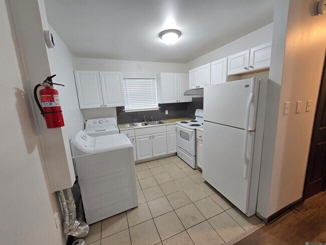 Photo - 947 Grebe St Unit 4