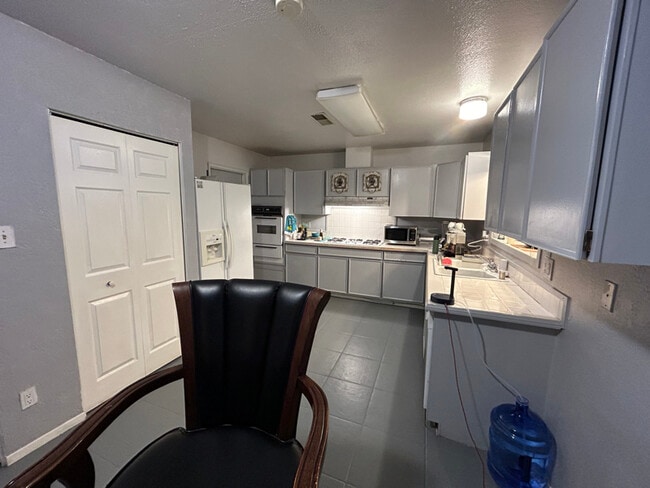 Photo - 7016 Astronaut Ave