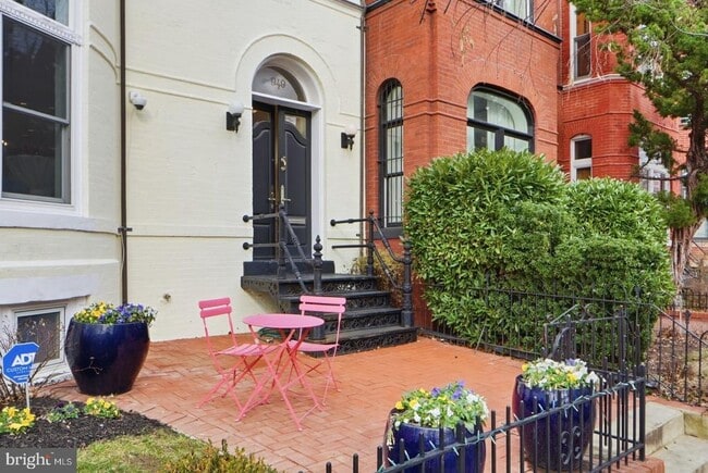 Building Photo - 949 S St NW