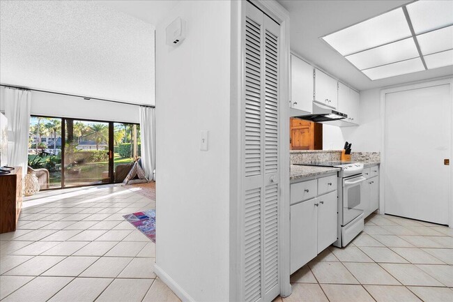 Photo - 11863 Wimbledon Cir Unit 446