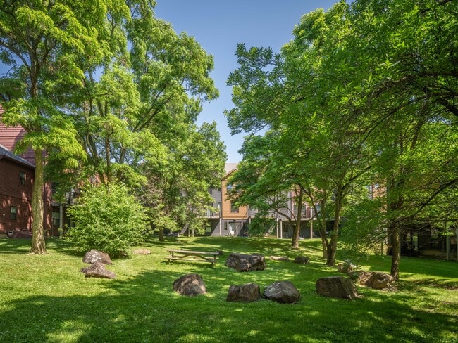 Redstone Commons; Student Housing