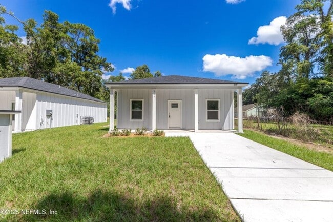 Building Photo - 2025 NEW BUILT 2 BR 2 BA Rental that could be a 3BR