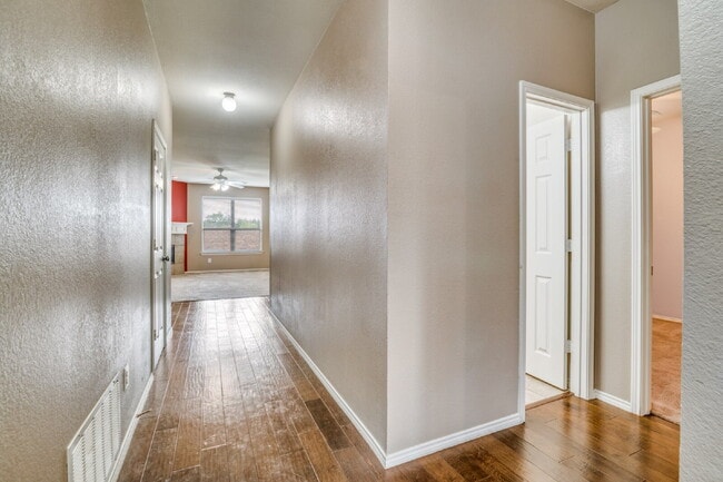 Photo - Move In Ready 3 Bed, 2 Bath Home Close to HEB, Costco, and The Harbor