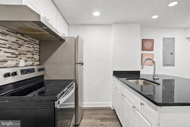 Photo - 1534 8th St NW