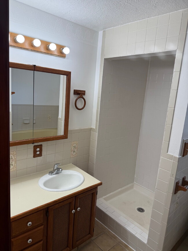Photo - "Charming 2-Bedroom Upstairs of Duplex Ret... Unit A