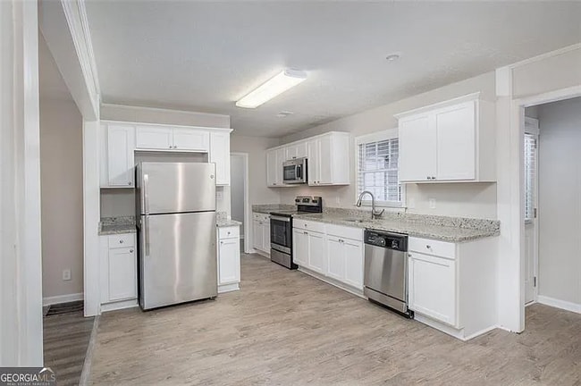 3005 Hidden Dr