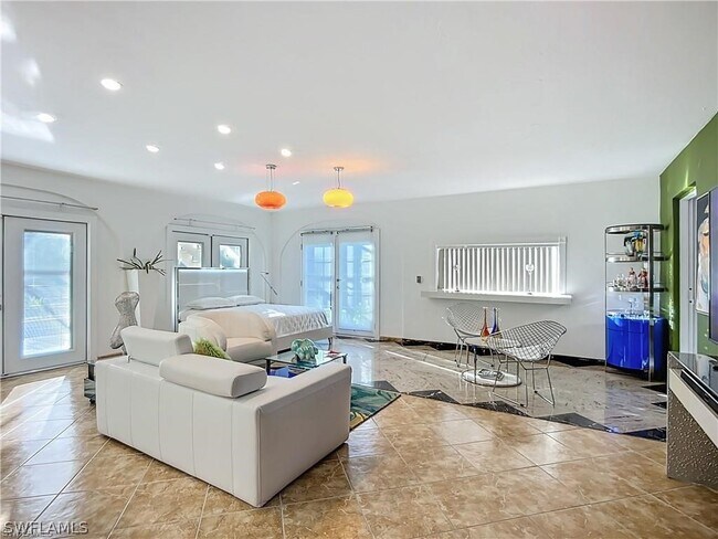 Photo - 10242 Vanderbilt Dr