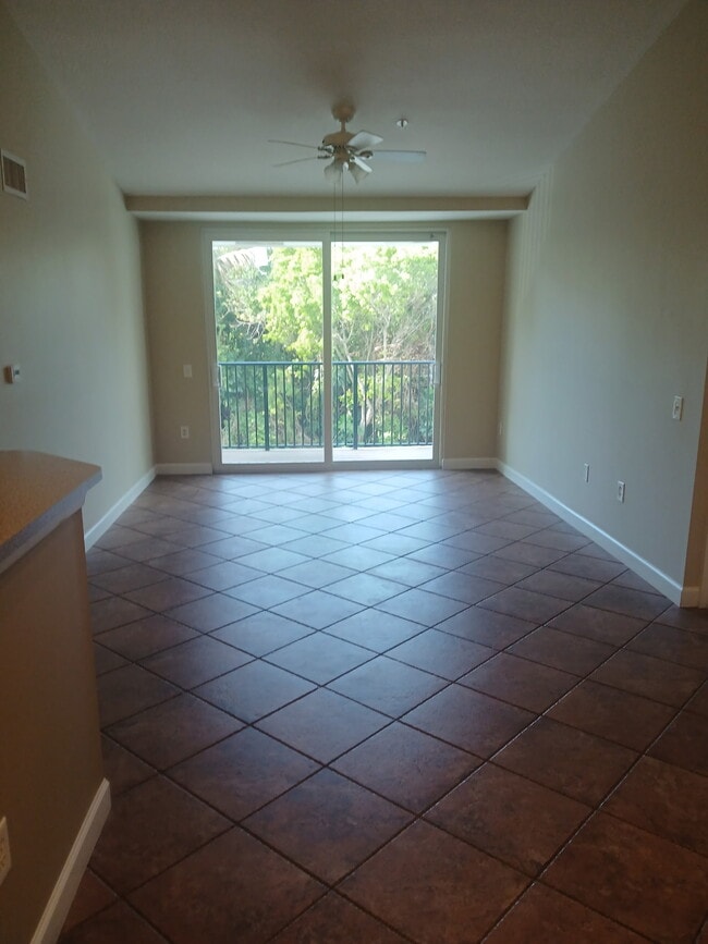 Photo - 1319 Villa Ln Unit Villa Circle
