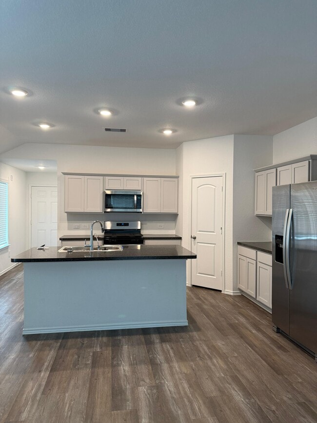 Building Photo - 6007 Diamond Vis Ct