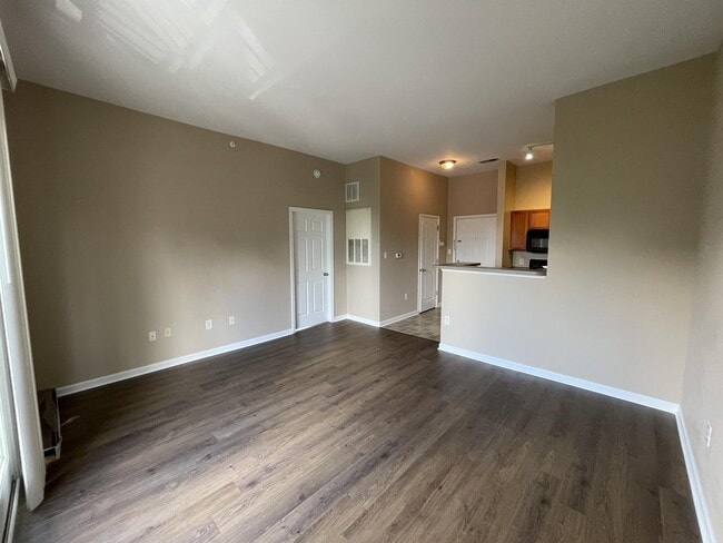 Photo - 770 Walker Square