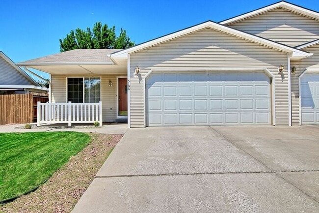 Photo - 3 bedroom 2 bath Duplex