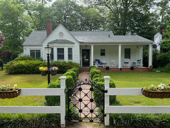 Photo - 342 Marion St SE