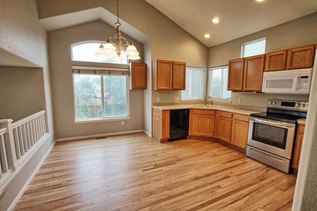 Photo - 4 bed 3.5 bath open & bright Bradbury Ranc...