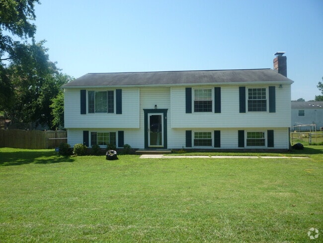 Building Photo - Split Foyer in Mechanicsville Rental