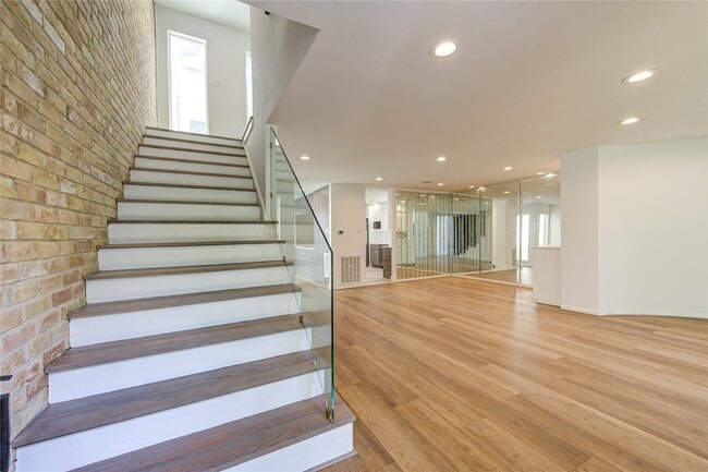 Photo - 7612 Olympia Dr