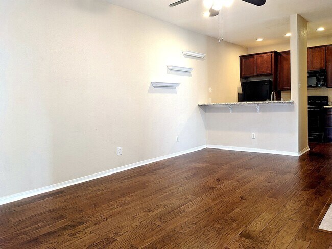 Building Photo - 2121 El Paseo St Unit 2203 Rental